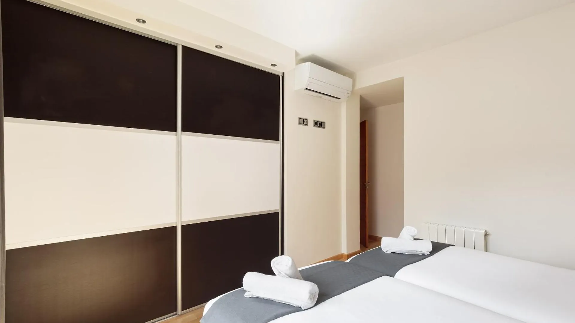 Lucas House Apartments By Sitges Group